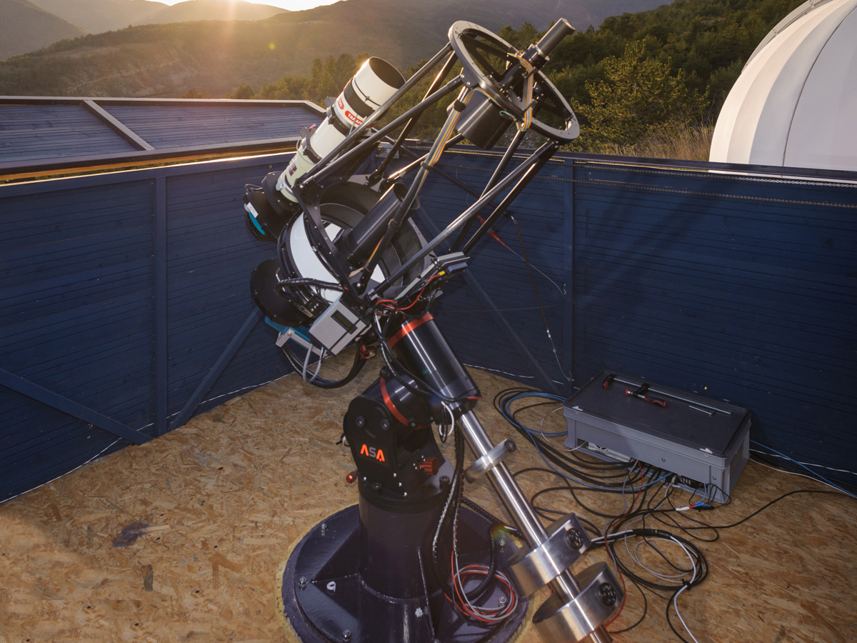 FSQ-106EDIII on top of the RCOS 14.5" f8 Telescope