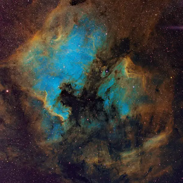 Cxielo Astrophotography Martin Rusterholz - North America Nebula NGC-7000 Das Bild zeigt die leuchtende Gas- und Staubwolke im Sternbild Schwan